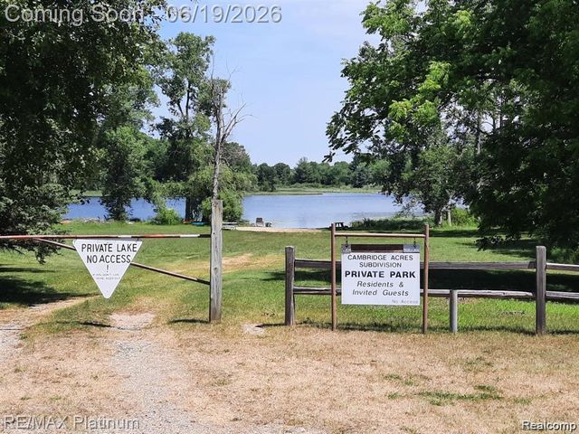 1321 Glen Oak Drive, Holly, MI 48442