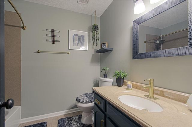 636 Sheidley Avenue, Bonner Springs, KS 66012