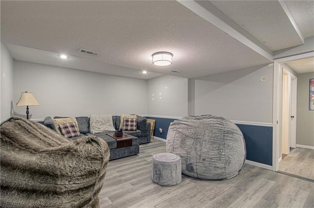 636 Sheidley Avenue, Bonner Springs, KS 66012