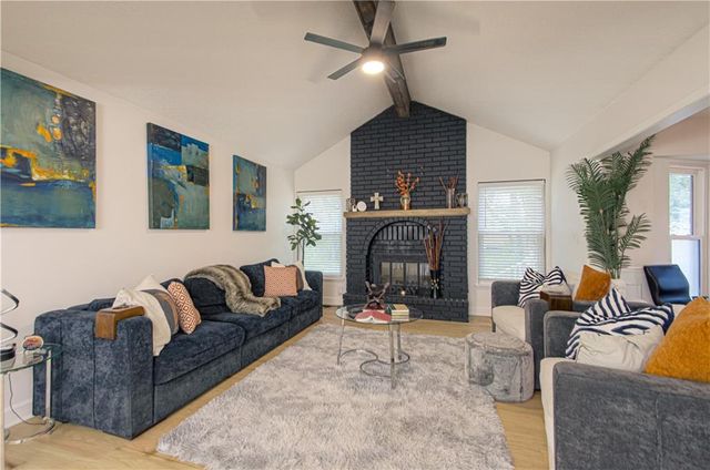 636 Sheidley Avenue, Bonner Springs, KS 66012
