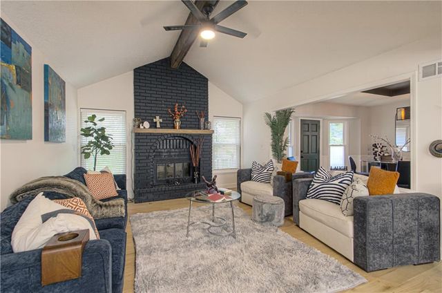 636 Sheidley Avenue, Bonner Springs, KS 66012
