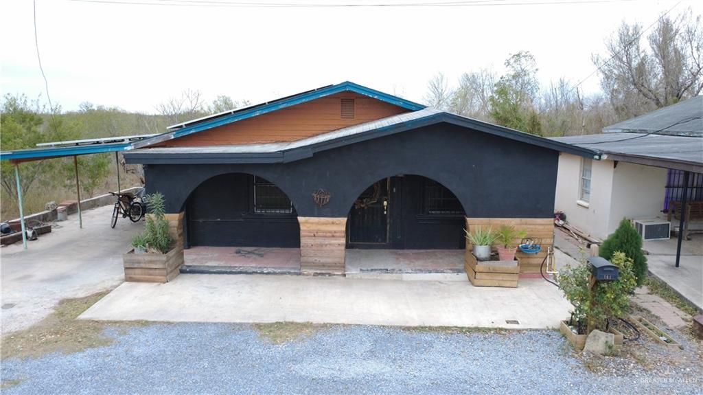 104 E Water Street, Rio Grande City, TX 78582