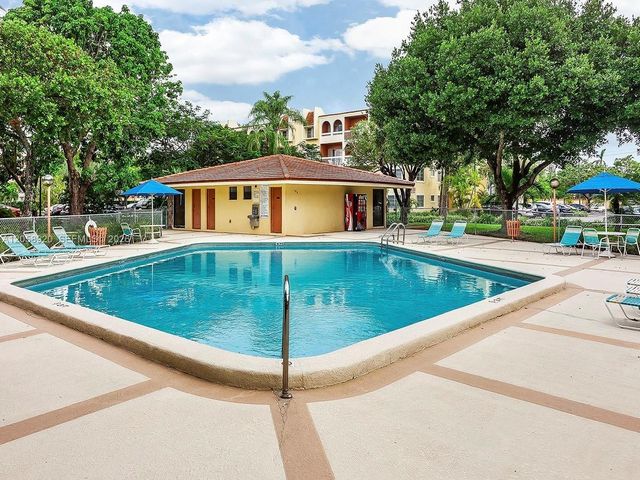 7720 Camino Real 107 107, Miami, FL 33143