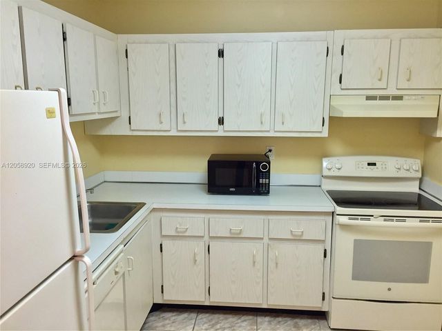 7720 Camino Real 107 107, Miami, FL 33143