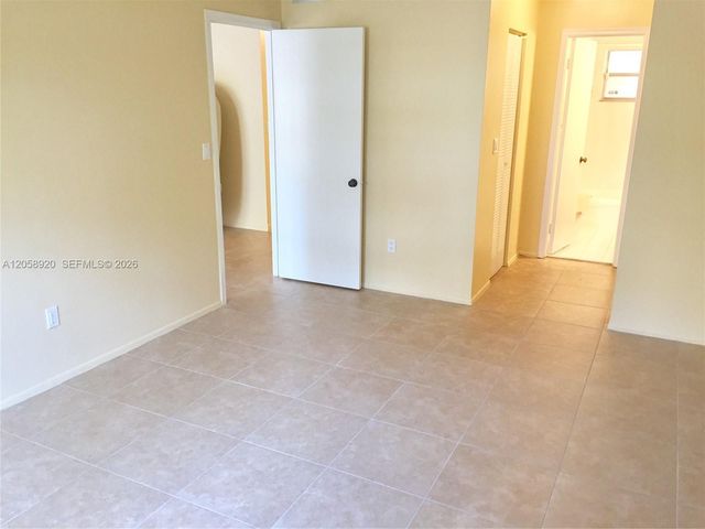 7720 Camino Real 107 107, Miami, FL 33143
