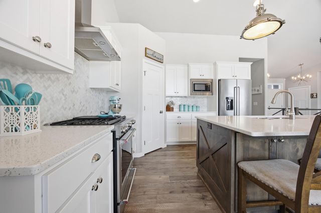 4209 Bristlecone Loop S, Fargo, ND 58104