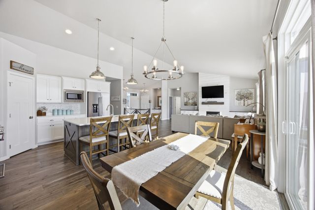 4209 Bristlecone Loop S, Fargo, ND 58104