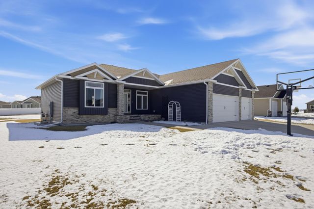 4209 Bristlecone Loop S, Fargo, ND 58104