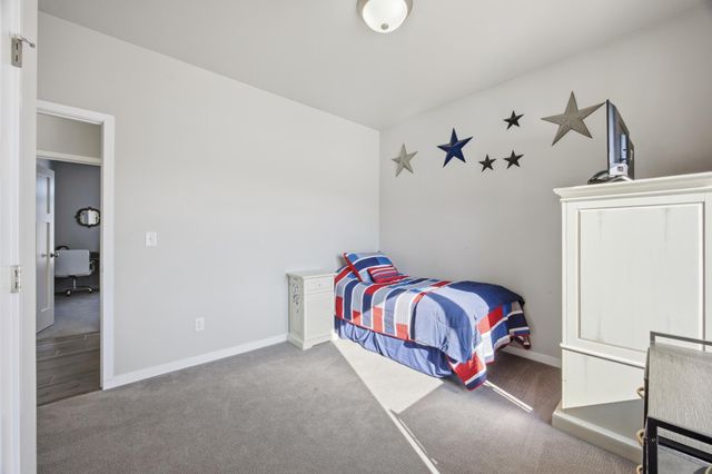 4209 Bristlecone Loop S, Fargo, ND 58104