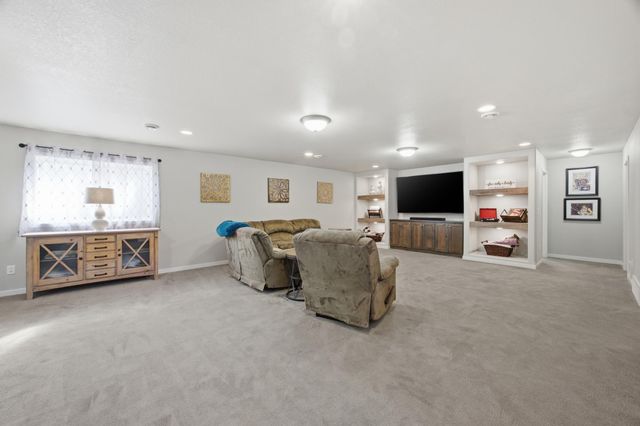 4209 Bristlecone Loop S, Fargo, ND 58104