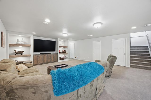 4209 Bristlecone Loop S, Fargo, ND 58104