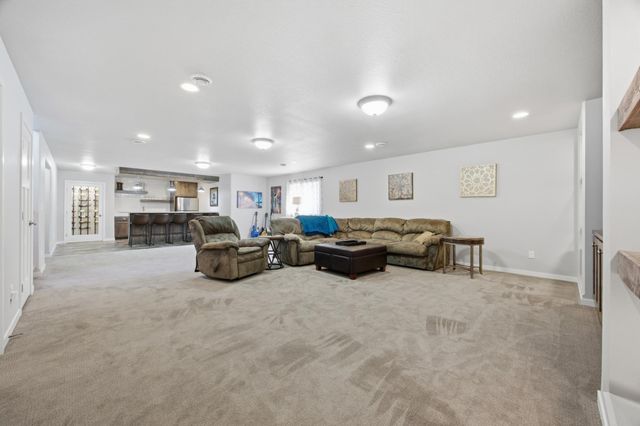 4209 Bristlecone Loop S, Fargo, ND 58104