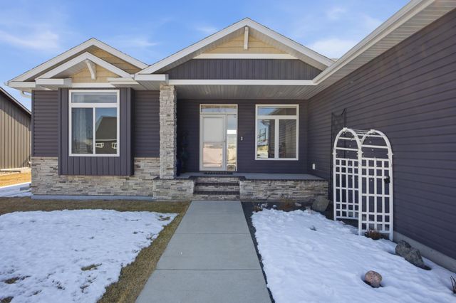 4209 Bristlecone Loop S, Fargo, ND 58104