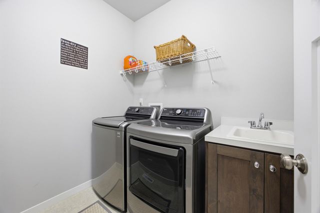 4209 Bristlecone Loop S, Fargo, ND 58104