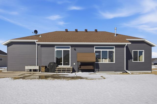 4209 Bristlecone Loop S, Fargo, ND 58104