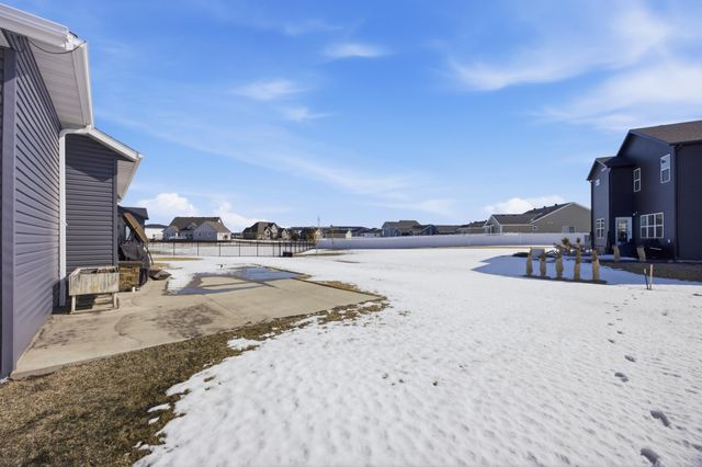 4209 Bristlecone Loop S, Fargo, ND 58104