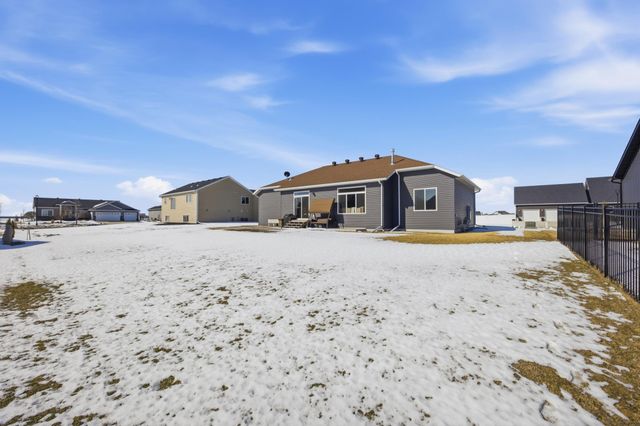 4209 Bristlecone Loop S, Fargo, ND 58104