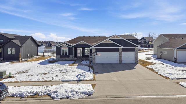 4209 Bristlecone Loop S, Fargo, ND 58104