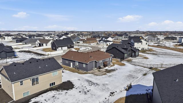 4209 Bristlecone Loop S, Fargo, ND 58104