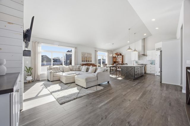 4209 Bristlecone Loop S, Fargo, ND 58104