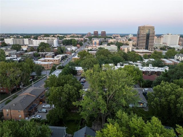 4512 Terrace Street, Kansas City, MO 64111