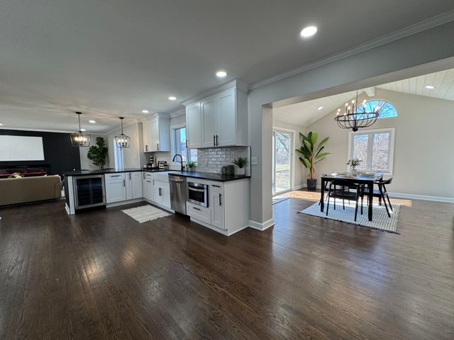 3807 Waxwing Court, Valparaiso, IN 46383