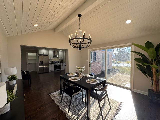 3807 Waxwing Court, Valparaiso, IN 46383