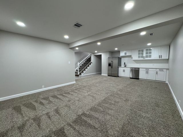 3807 Waxwing Court, Valparaiso, IN 46383