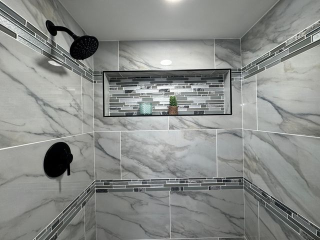 3807 Waxwing Court, Valparaiso, IN 46383