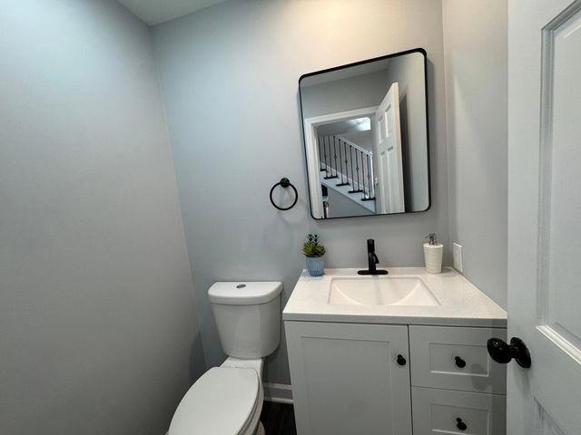 3807 Waxwing Court, Valparaiso, IN 46383