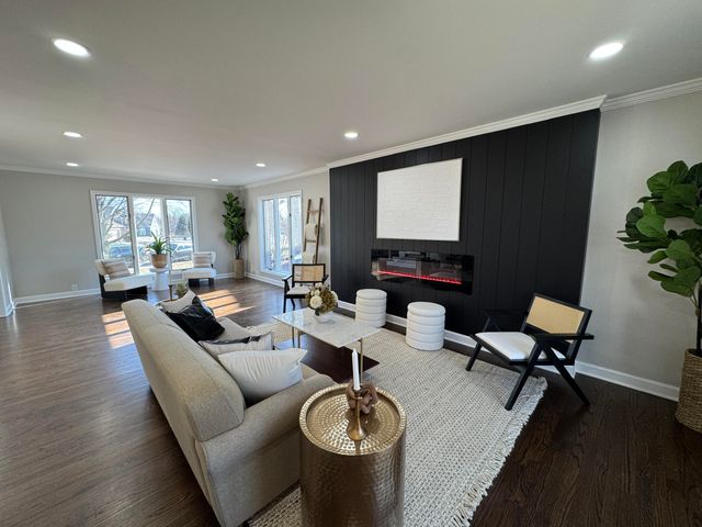 3807 Waxwing Court, Valparaiso, IN 46383