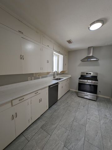 3127 Ouida Avenue, Dallas, TX 75211