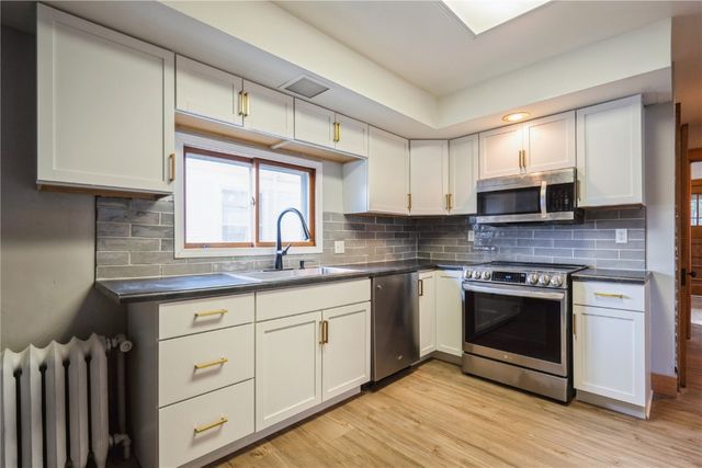 1522 6th Avenue SE, Cedar Rapids, IA 52403