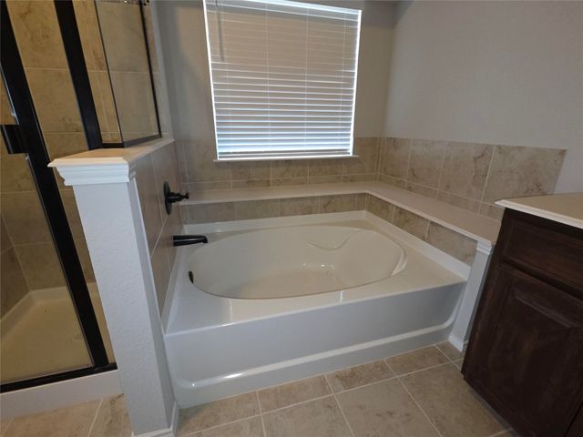 225 Dakota Drive, Waxahachie, TX 75167