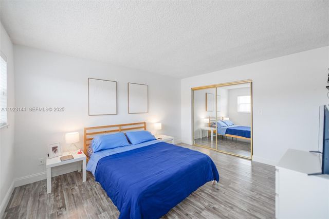 200 NE 12th Ave 6D, Hallandale Beach, FL 33009