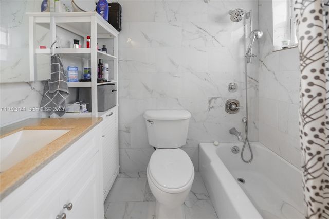 200 NE 12th Ave 6D, Hallandale Beach, FL 33009