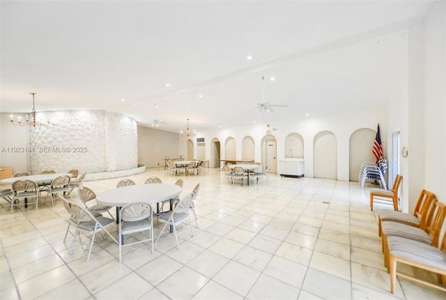 200 NE 12th Ave 6D, Hallandale Beach, FL 33009