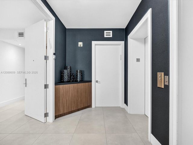 3201 NE 183rd Street 402, Aventura, FL 33160
