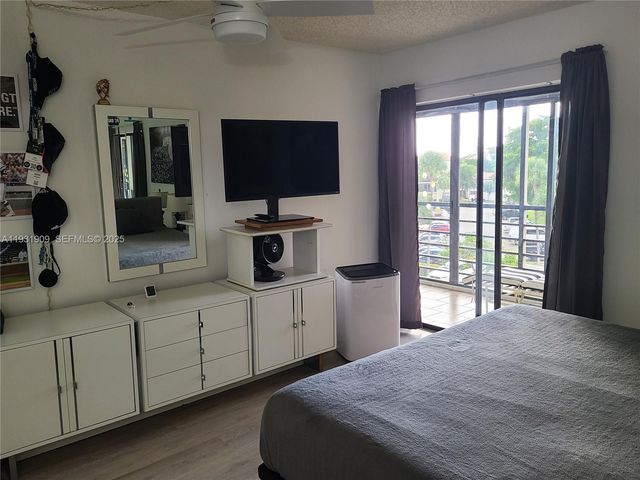 2306 S Cypress Bend Dr 418, Pompano Beach, FL 33069