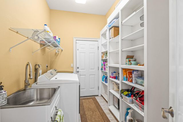 2515 Masters Boulevard, Navarre, FL 32566