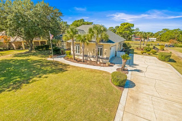2515 Masters Boulevard, Navarre, FL 32566
