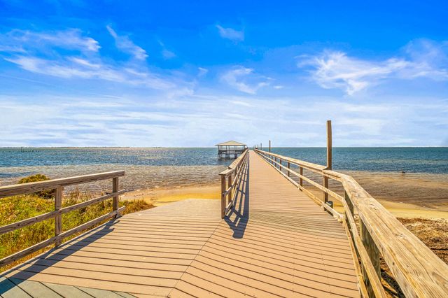 2515 Masters Boulevard, Navarre, FL 32566