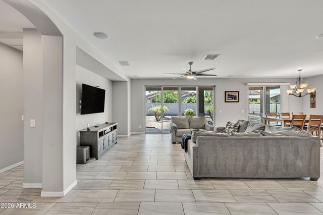 189 W HACKBERRY Avenue, San Tan Valley, AZ 85140