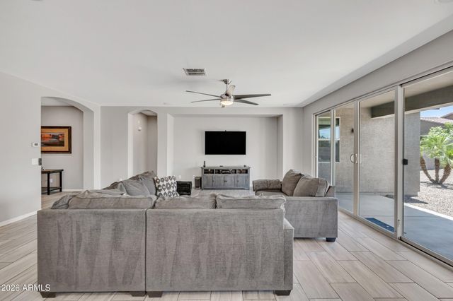 189 W HACKBERRY Avenue, San Tan Valley, AZ 85140