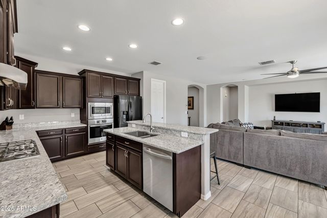 189 W HACKBERRY Avenue, San Tan Valley, AZ 85140