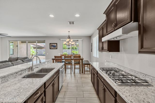189 W HACKBERRY Avenue, San Tan Valley, AZ 85140