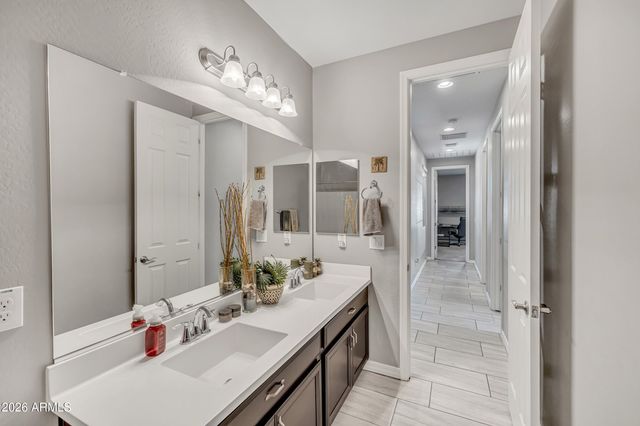 189 W HACKBERRY Avenue, San Tan Valley, AZ 85140