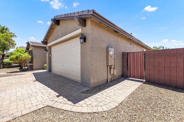 189 W HACKBERRY Avenue, San Tan Valley, AZ 85140