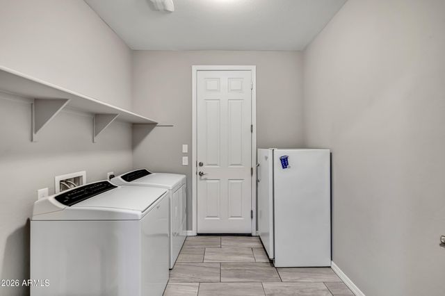 189 W HACKBERRY Avenue, San Tan Valley, AZ 85140