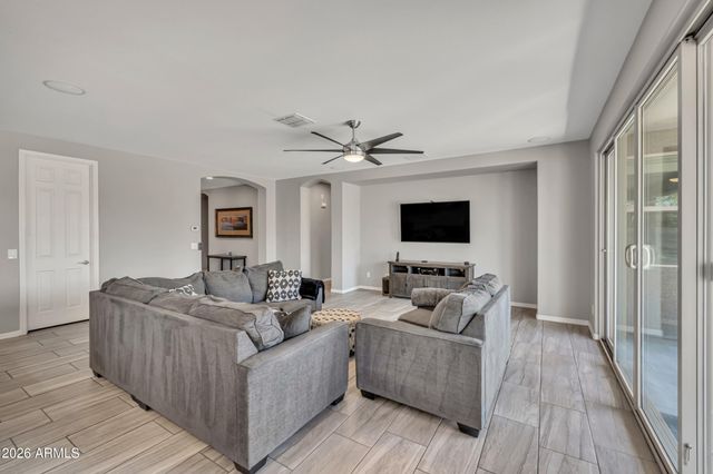 189 W HACKBERRY Avenue, San Tan Valley, AZ 85140
